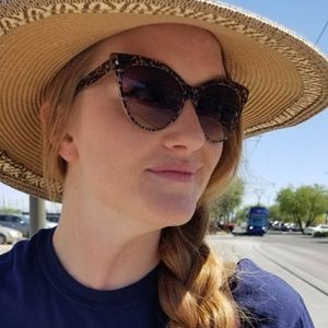 Meet your Posher, Rietta